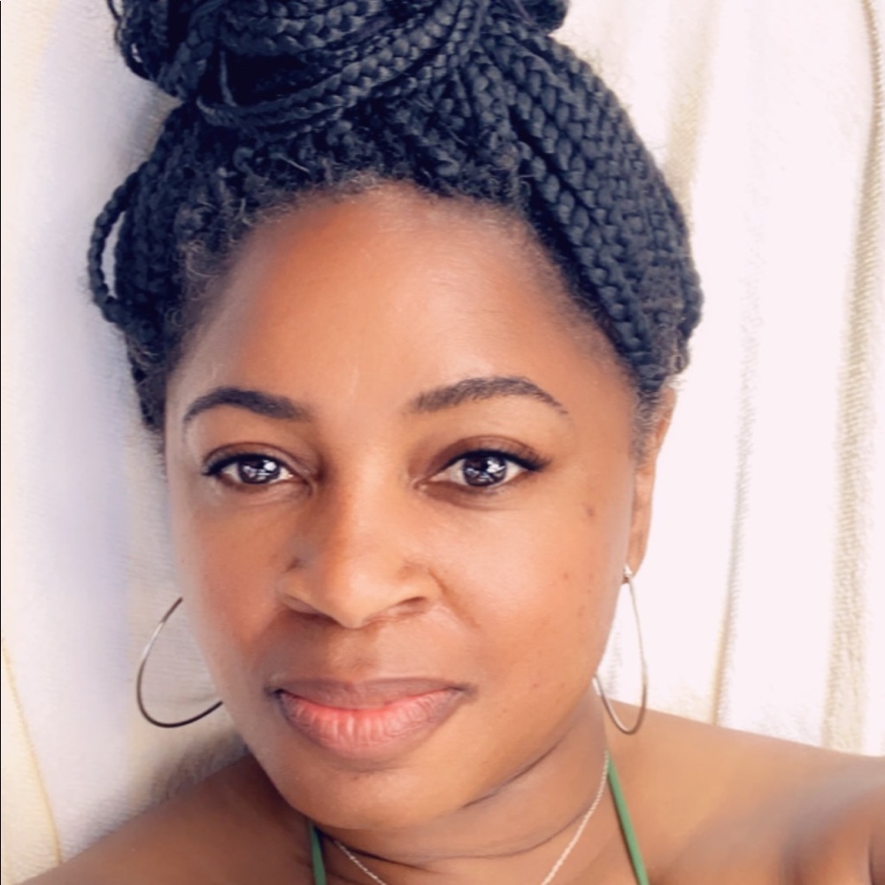 Meet your Posher, Corie